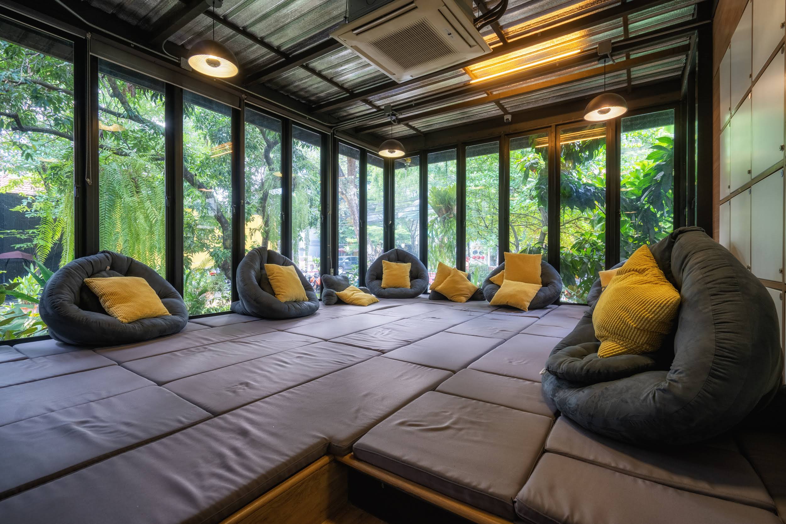 Yellow Coworking Space 2